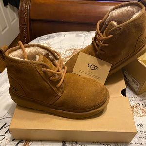 Youth uggs size 3